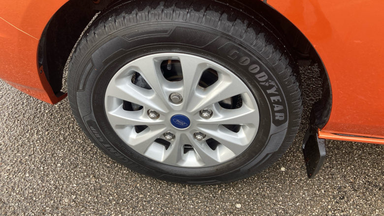 Ford Transit Custom 300 L1 Diesel Fwd 2.0 EcoBlue 170ps Low Roof D/Cab Limited Van Auto